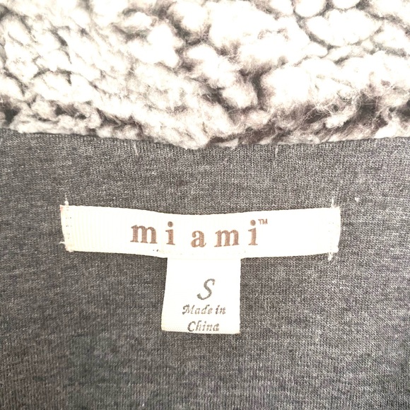 Francesca’s Collection Miami Faux Sherpa Vest - Picture 13 of 13